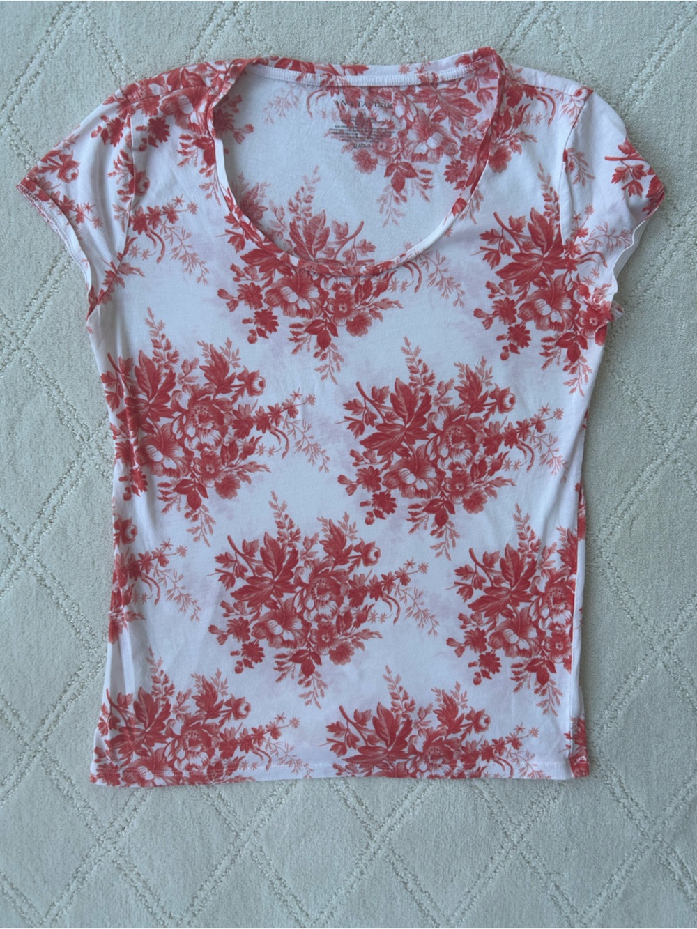 Women’s medium Ann Taylor coral and white Floral Tee
